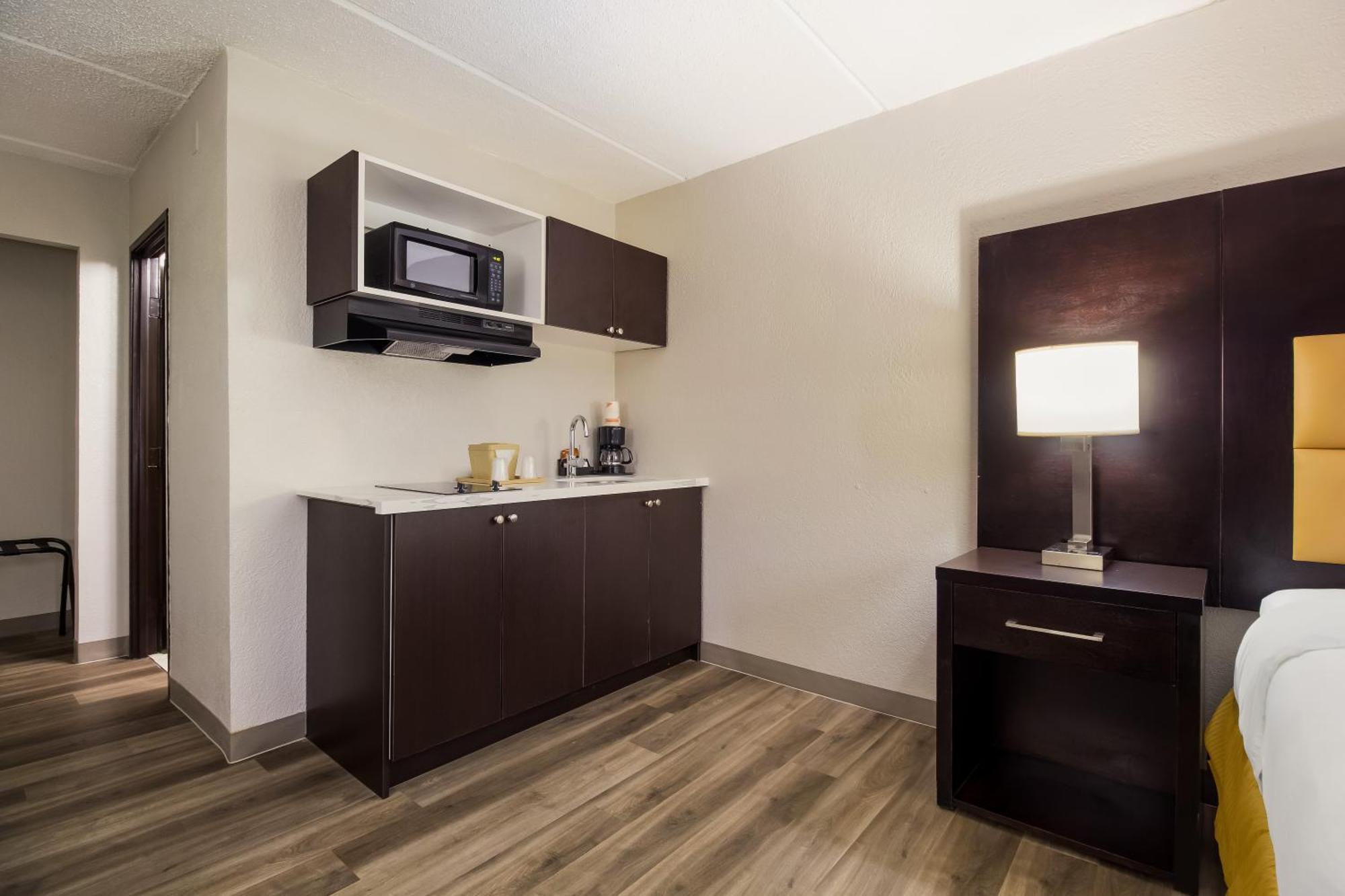 Clarion Pointe Lake Jackson - Clute Экстерьер фото