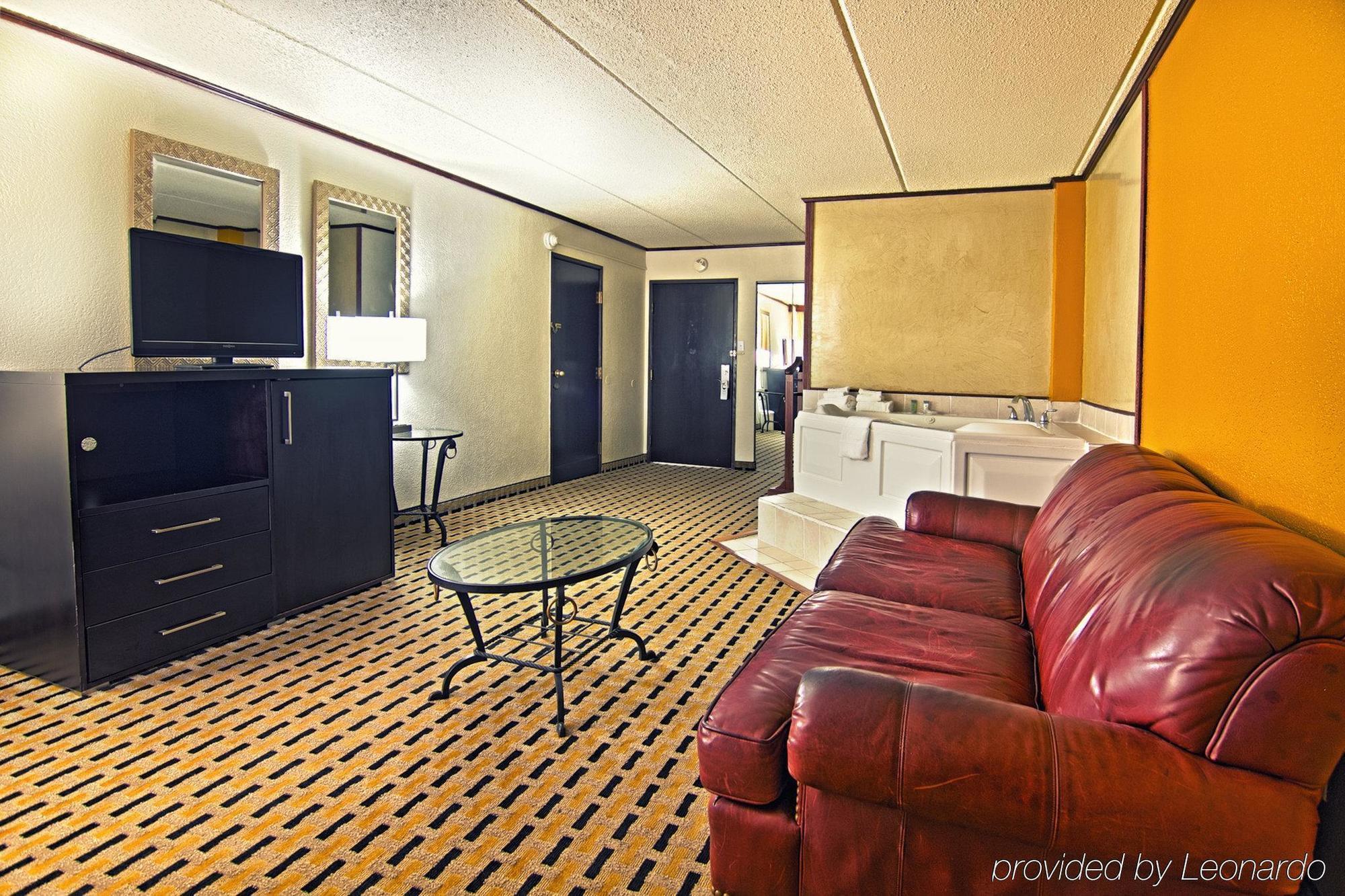 Clarion Pointe Lake Jackson - Clute Экстерьер фото